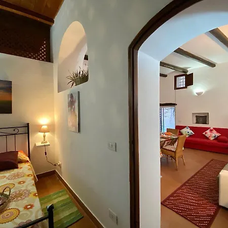 Holidaycasa Martina - Nel Cuore Del Centro Storico * 斯佩隆加
